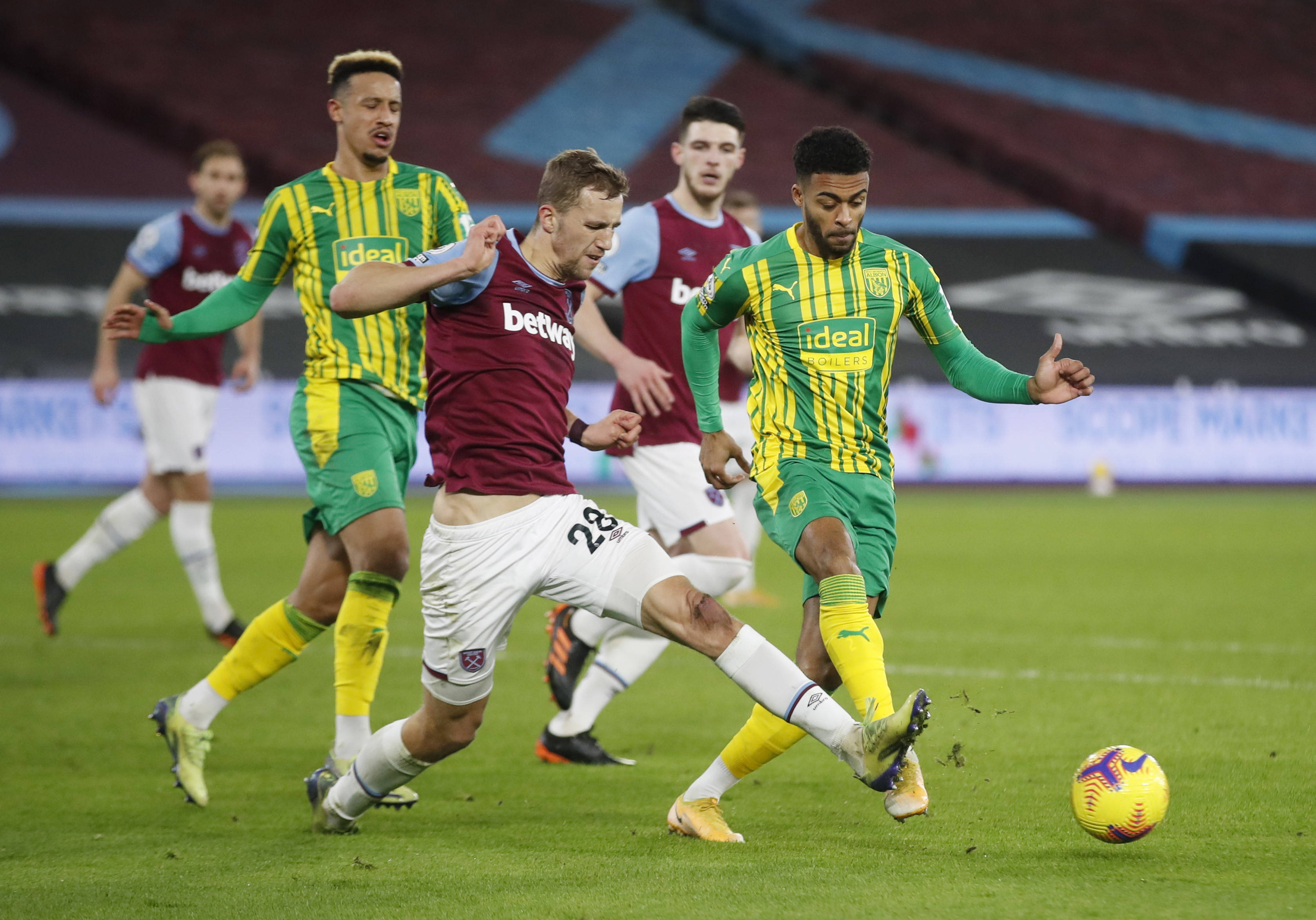 随着英超曝 随着英超曝