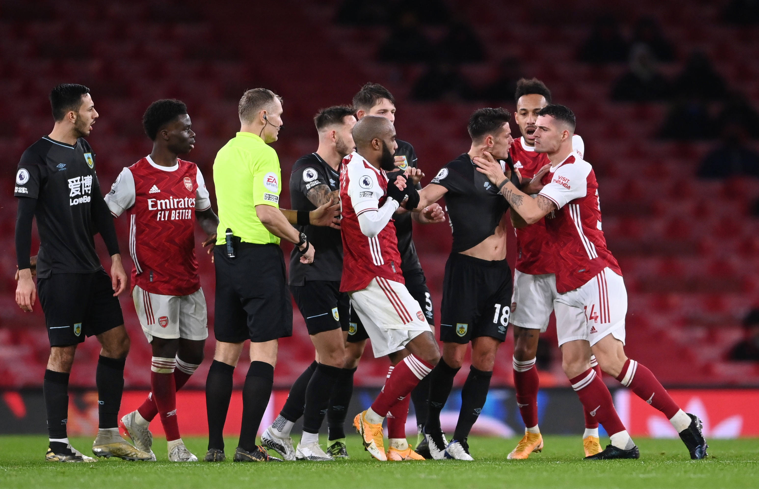 官宣签下穆 官宣签下穆